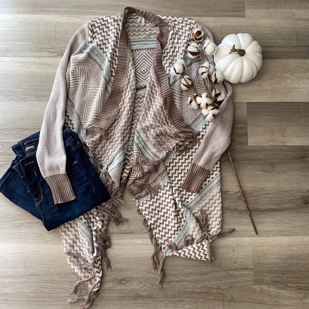 Women’s Vanity Tan and White Open Fringe Cardigan